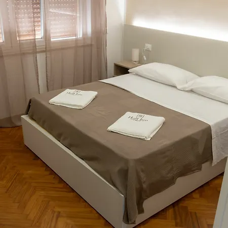 Bed and breakfast Hall In 2*