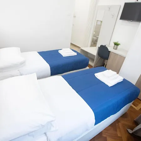 Hall In 4* Naples