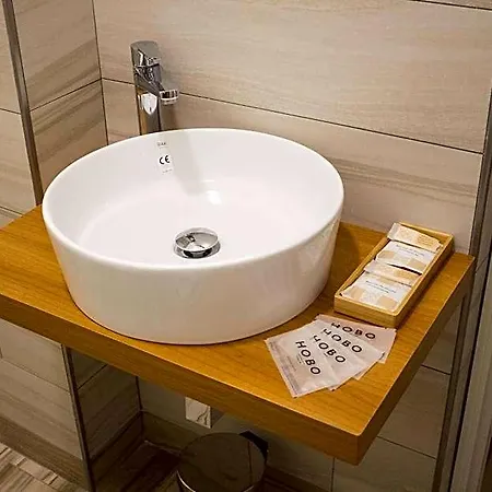 Bed & Breakfast Hall In 4*