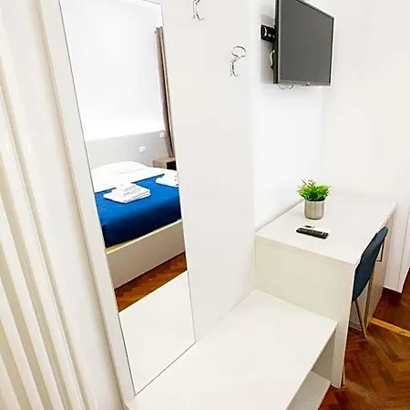 Hall In 4* Napoli