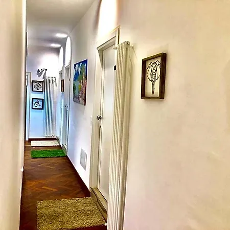 Hall In 4*