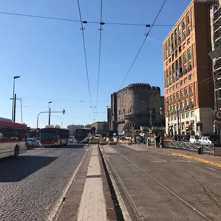 Hall In Nocleg ze śniadaniem 4*