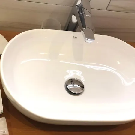 Couette-café Hall In 4*